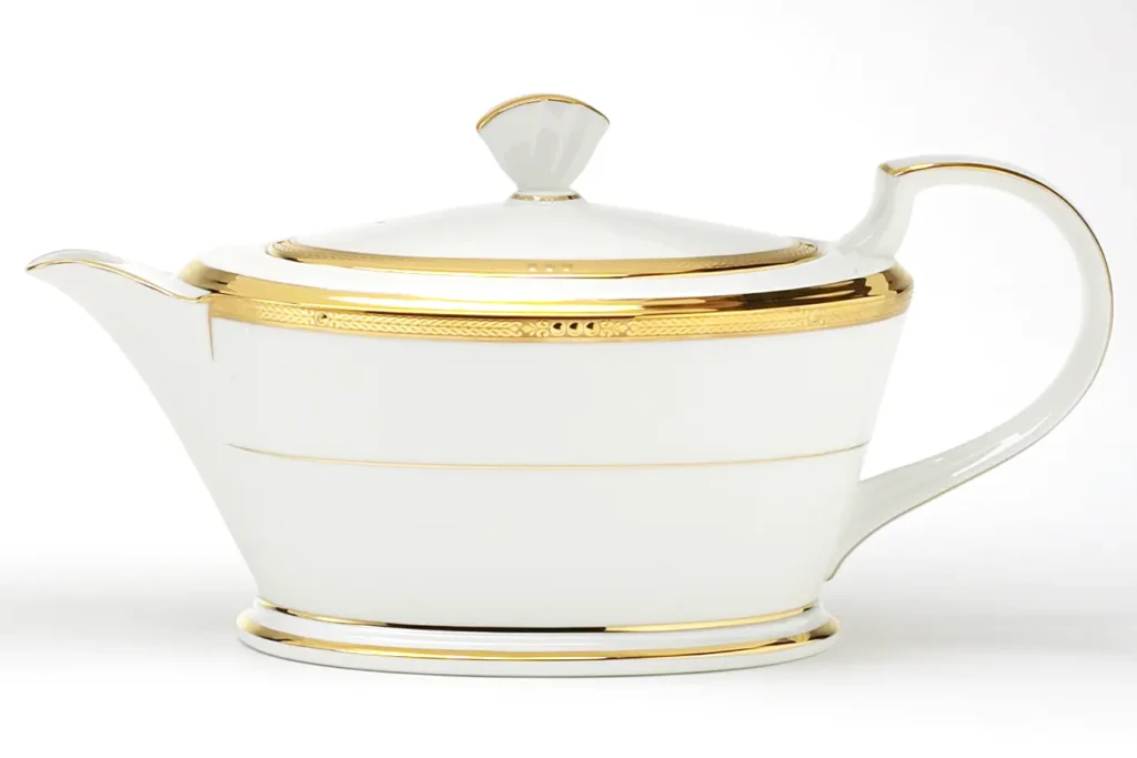 Chatelaine Gold image 6